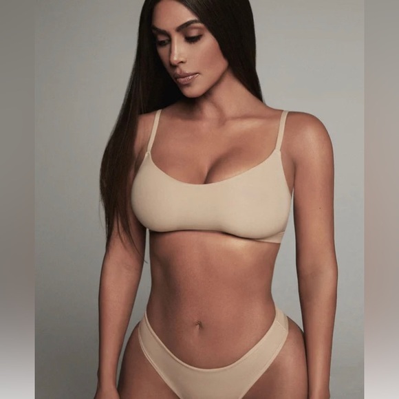 SKIMS Other - Skims “fits everybody scoop bralette”, NWT, never worn, color: mica